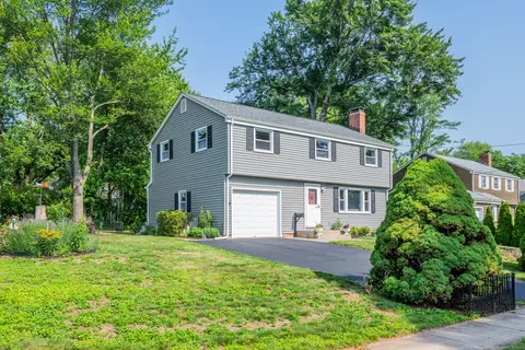 112 Shadow Ln, West Hartford, CT 06110