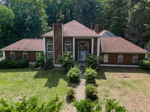 150 Fabyan Rd, North Grosvenor Dale, CT 06255