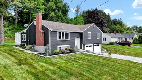 94 Harvest Hill Rd, Berlin, CT 06037