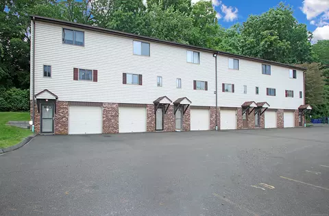140 Thompson St #16A, East Haven, CT 06513