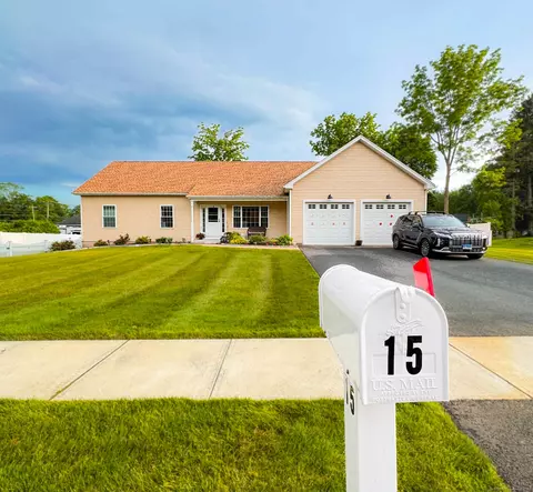 15 Contour Dr, Cheshire, CT 06410