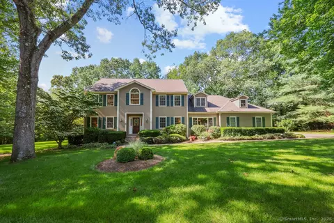 76 Pennywise Ln, Glastonbury, CT 06033