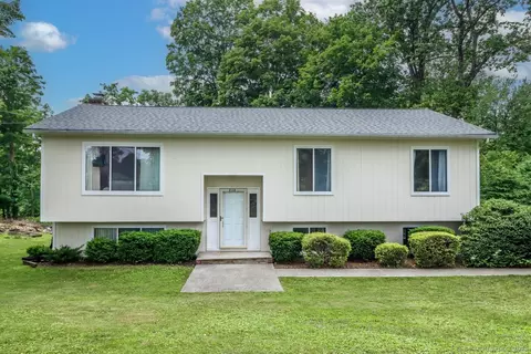 212 Carmen Hill Rd, New Milford, CT 06776