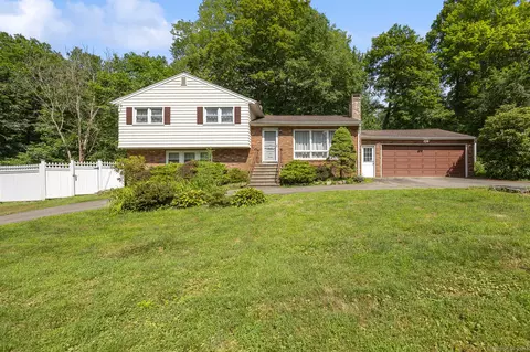 5 Ash Dr, Northford, CT 06472