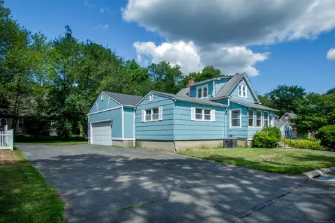 19 Walnut Ave, Trumbull, CT 06611