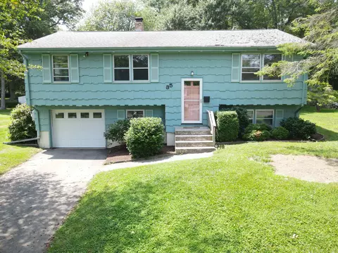 35 Corey Ln, Niantic, CT 06357