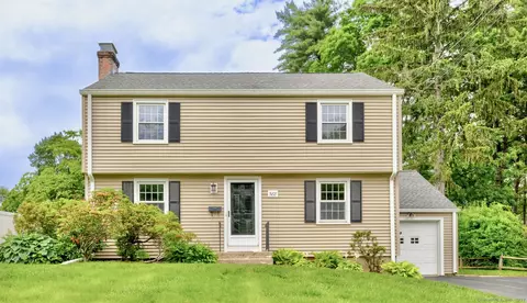 588 Fern St, West Hartford, CT 06107