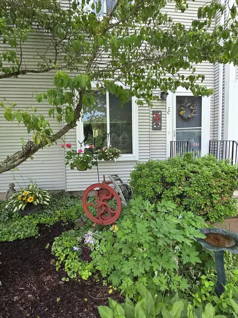16 Seymour Rd #2C, East Granby, CT 06026