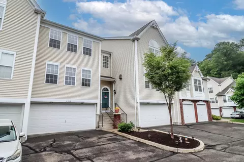 2303 Eaton Ct #2303, Danbury, CT 06811
