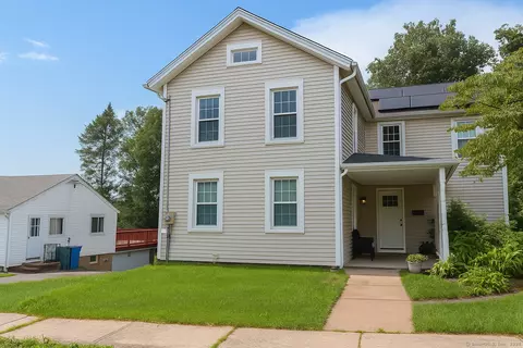 17 Strongs Ave, Portland, CT 06480