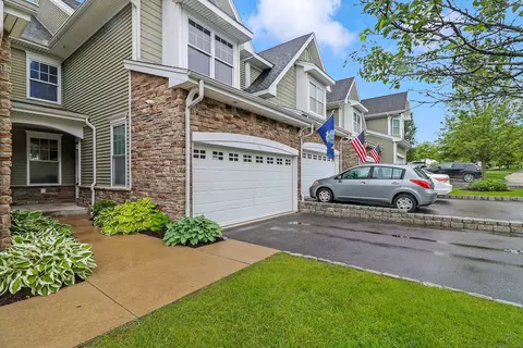 76 Lawrence Ave #76, Danbury, CT 06810