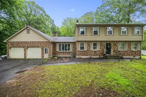 64 Melcon Dr, Southington, CT 06489