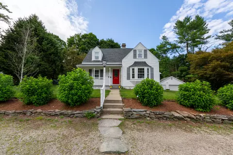 32 Hurlbut St, Putnam, CT 06260