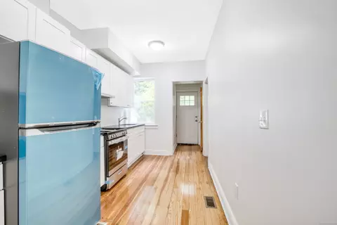 289 East Ave, Bridgeport, CT 06610