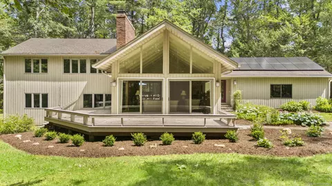 17 Merrywood, Simsbury, CT 06070