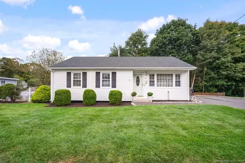 8 Briarwood Dr, Danbury, CT 06810