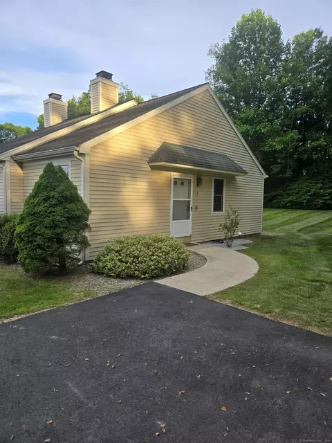 1 Cornfield Pt #1, Woodstock, CT 06281