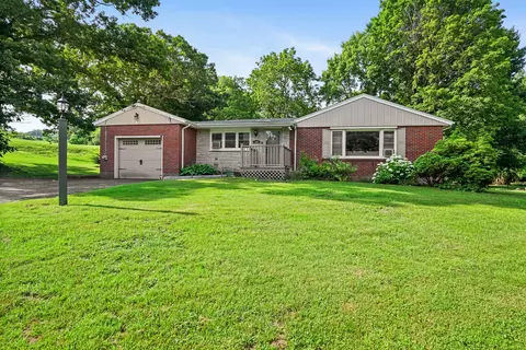 149 Round Hill Rd, Middletown, CT 06457