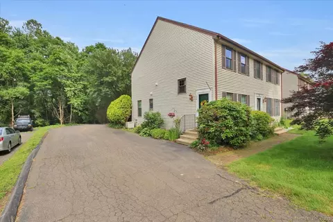 170 Summer St #170, Portland, CT 06480