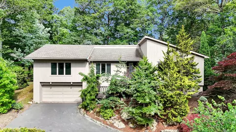 195 Mountain Rd, Manchester, CT 06040