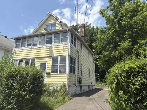 9 Waverly Pl, Stamford, CT 06902