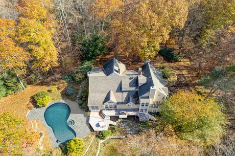 604 W Lake Ave, Guilford, CT 06437