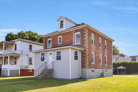 128 Whiting St, Plainville, CT 06062