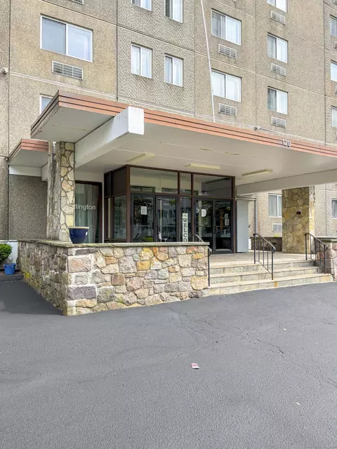 120 Huntington Tpke #606, Bridgeport, CT 06610