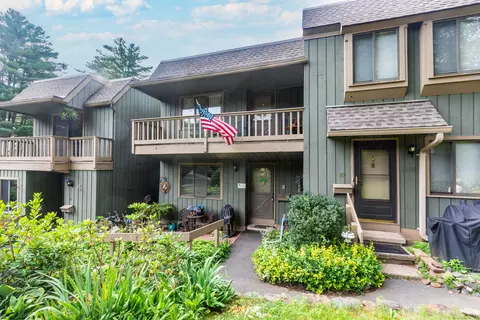 9 Village Rd #9, Southington, CT 06489