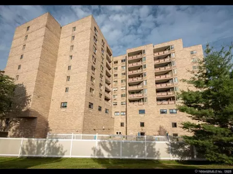 143 Hoyt St #7L, Stamford, CT 06905