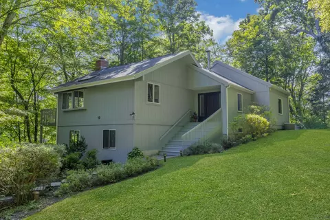 73 Lakeside Dr, Ridgefield, CT 06877