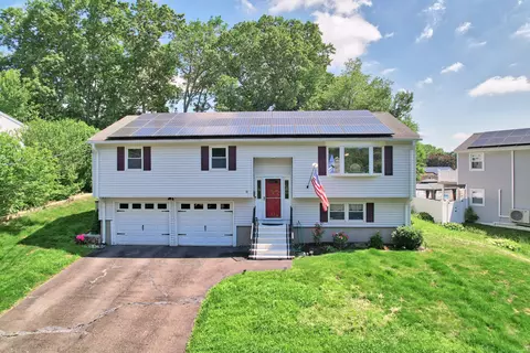 69 Sills Dr, Watertown, CT 06779
