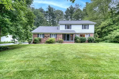 126 Grand View Ter, Brooklyn, CT 06234