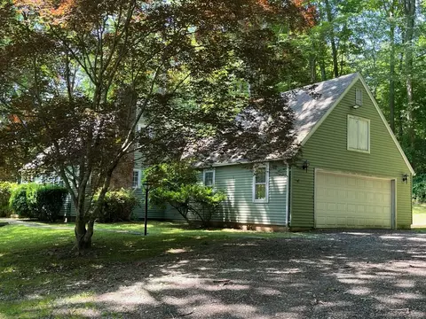87 Mcveagh Rd, Westbrook, CT 06498