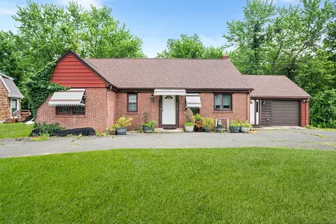 136 Cooke St, Plainville, CT 06062