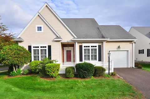 201 Kenswick Ln #201, Windsor, CT 06095