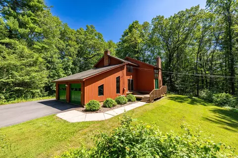 4 Coppergate Rd, East Granby, CT 06026