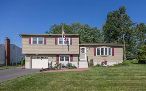 137 Dellwood Dr, Waterbury, CT 06708