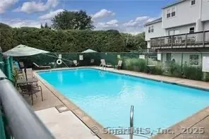 29 Van Buren Ave #J4, Norwalk, CT 06850