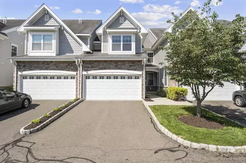 12 Sampson Ter #12, Danbury, CT 06810