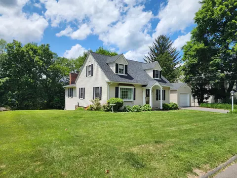 124 Pilgrim Rd, Bristol, CT 06010