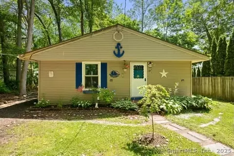 27 Laurelwood Dr, East Lyme, CT 06357