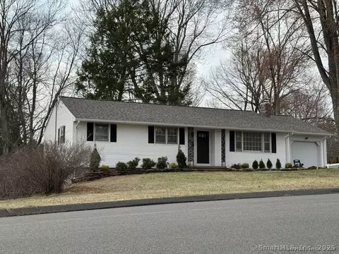 90 Diane Dr, South Windsor, CT 06074