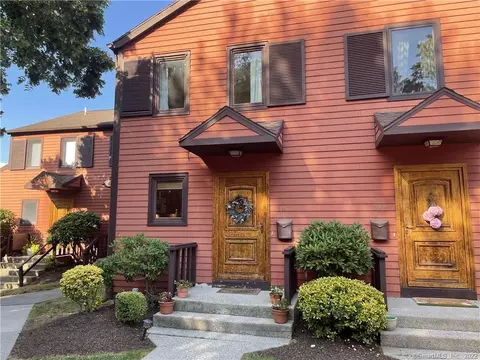 56 Courtland Dr, Groton, CT 06340