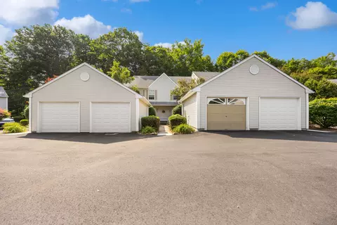 3409 Whitney Ave #9, Hamden, CT 06518