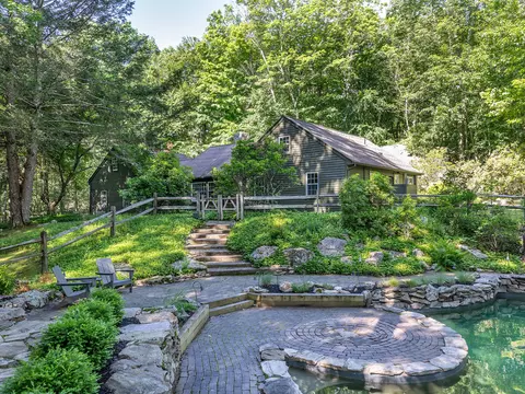 50 Elephant Rock Rd, Woodbury, CT 06798