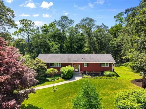 964 Red Fox Rd, Orange, CT 06477