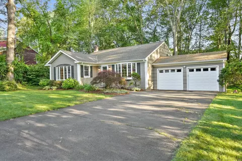 41 White Birch Dr, Trumbull, CT 06611