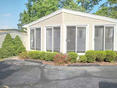 65 Woodland Park, Shelton, CT 06484