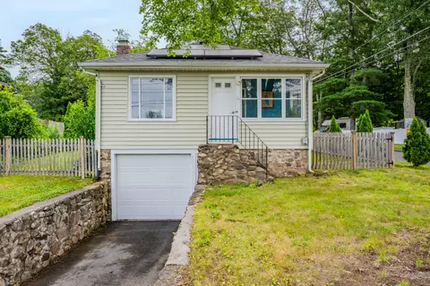 84 Secret Lake Rd, Avon, CT 06001